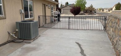 14233 Desert Mesquite Dr, Horizon City, TX 79928 - photo 3