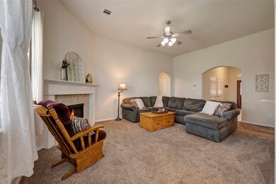 385 Lake Line Dr, Alvin, TX 77511 - photo 5