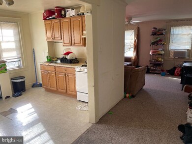 370 Avon Rd, Upper Darby, PA 19082 - photo 6