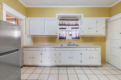 16 N Russell Ave unit 1, Aurora, IL 60506 - photo 6