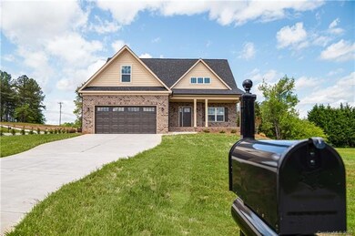 1032 Clear Creek Cir, Lincolnton, NC 28092 - photo 2