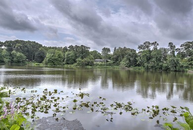 027_ADJACENT LAKE