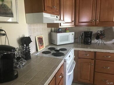 5849 Shepherd Hills Ave, Allentown, PA 18106 - photo 7