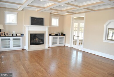 6587 Little Falls Rd, Arlington, VA 22213 - photo 7