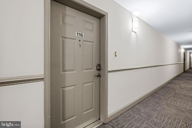 Clipper Cay unit 116, Annapolis, MD 21401 - photo 4