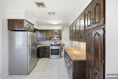 1026 Jassamine Way, Fort Lee, NJ 07024 - photo 6