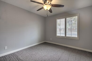 2537 W Portobello Ave-16
