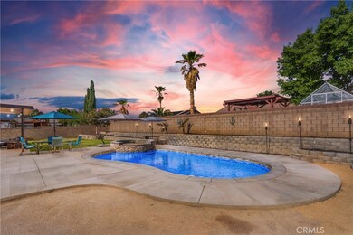 Saltwater Pool & Spa w/ PebbleTec, Tiki Torches