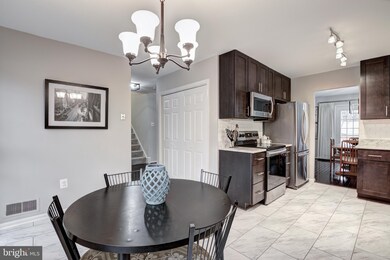 9209 Burnetta Dr, Annandale, VA 22003 - photo 6