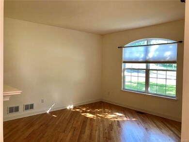 2321 Hollow View Dr, Easton, PA 18040 - photo 7