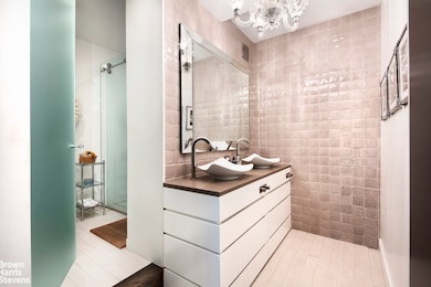 Madison Green unit PHN, New York, NY 10010 - photo 7