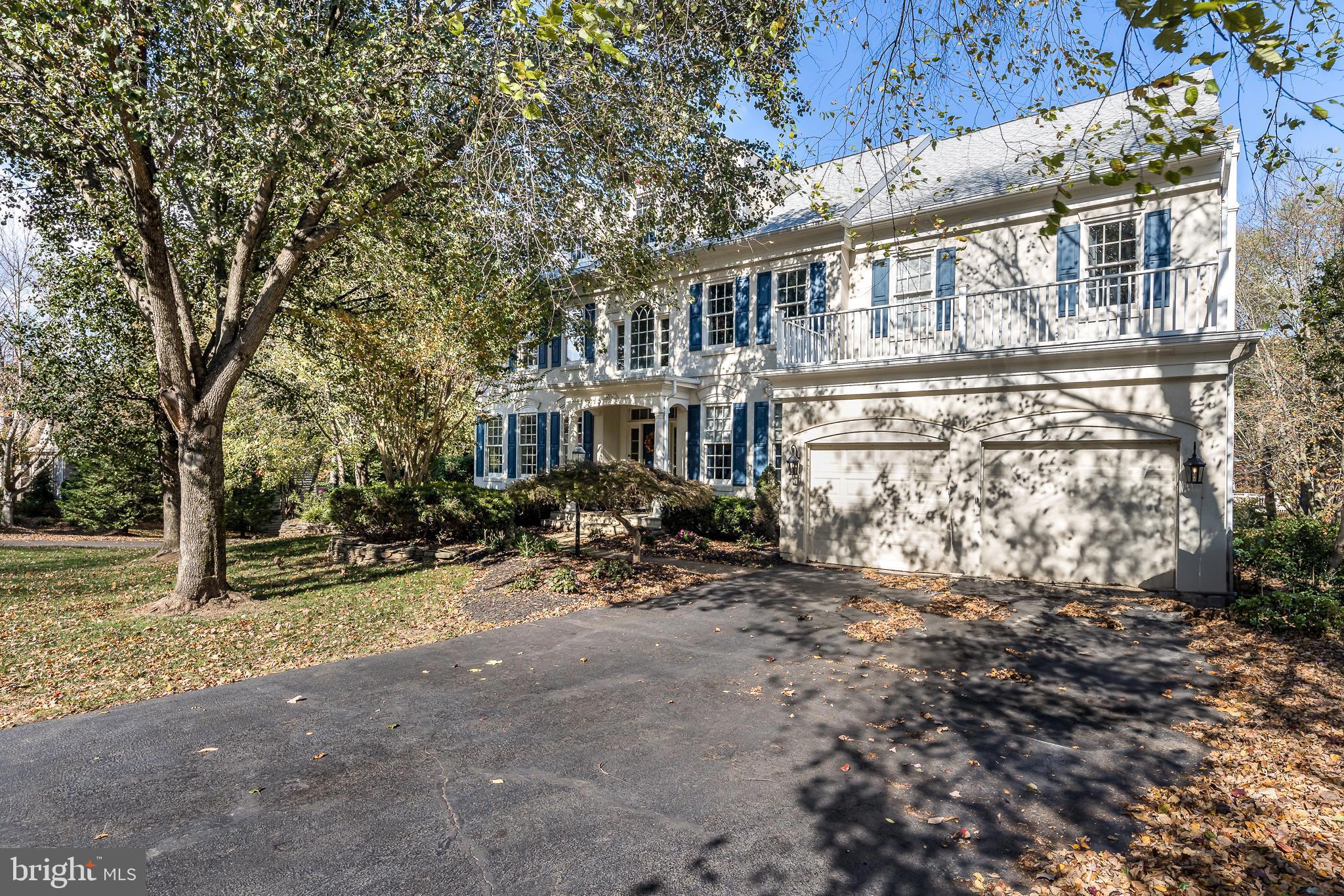 12012 Creekbend Dr, Reston, VA 20194 - photo 3