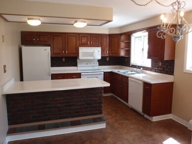 28 Jackson Ave, Rutland, VT 05701 - photo 6