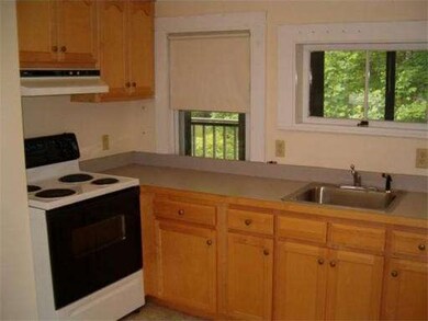 354 S Pleasant St, Amherst, MA 01002 - photo 5