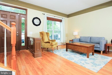 5446 Summer Leaf Ln, Alexandria, VA 22312 - photo 2