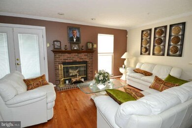 759 Pine Drift Dr, Odenton, MD 21113 - photo 4