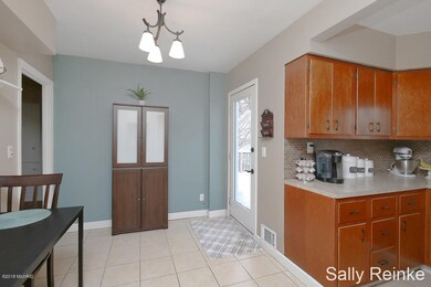 885 Aberdeen St NE, Grand Rapids, MI 49505 - photo 6