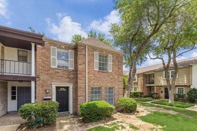 1107 Country Place Dr, Houston, TX 77079 - photo 2