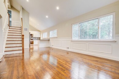 007_Family Room