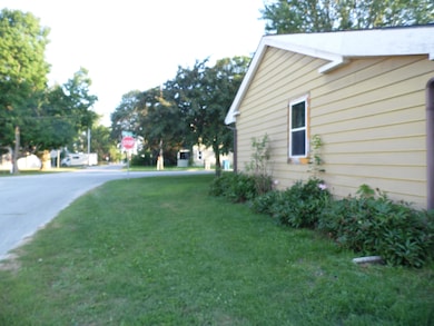 113 E Walker St, Rolling Prairie, IN 46371 - photo 2