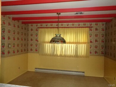 1224 Acorn Cir, Macungie, PA 18062 - photo 5