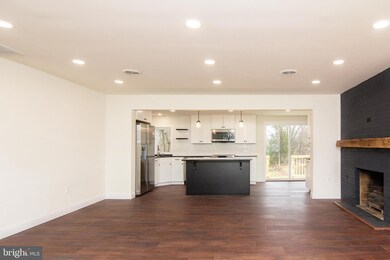 5887 Oakland Rd, Sykesville, MD 21784 - photo 7