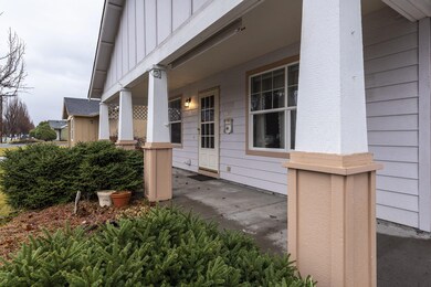 2-web-or-mls-3328 SW Indian Place-2