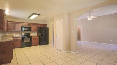 2258 Rue Palafox-120
