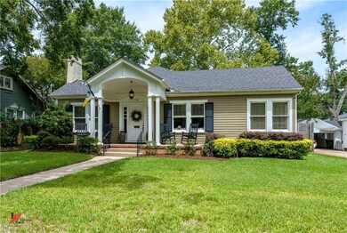 Wonderful front porch to sit and visit with your n