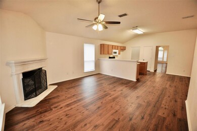 334 Sweetwater Dr, Weatherford, TX 76086 - photo 4