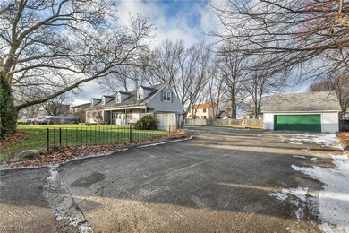 5249 E Lake Rd, Sheffield Lake, OH 44054 - photo 4