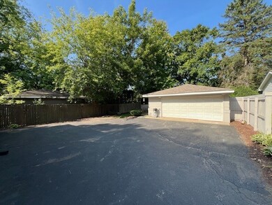 1437 N Eagle St, Naperville, IL 60563 - photo 4