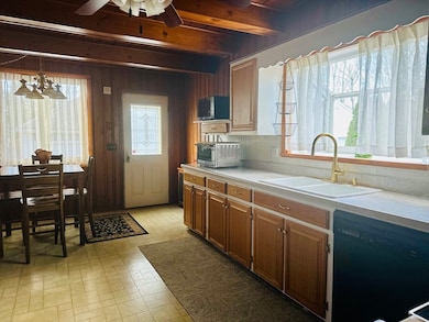 40 Peekskill Ave, Springfield, MA 01129 - photo 5