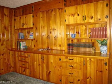 711 Britt Ave, Asheboro, NC 27203 - photo 3