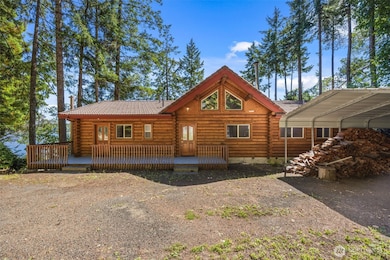 Life feels different when you’re surrounded by nature and water. Welcome home.