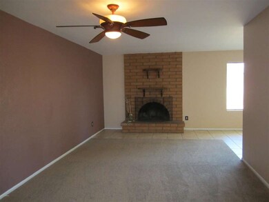 Family Rm w/Fireplace