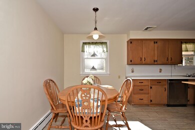 140 Ravenhill Rd, Phoenixville, PA 19460 - photo 7