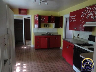 2505 SW Clay St, Topeka, KS 66611 - photo 5