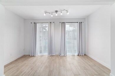 12633 Memorial Dr unit 51, Houston, TX 77024 - photo 5