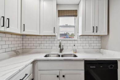 352 E Mithoff St unit 352, Columbus, OH 43206 - photo 7