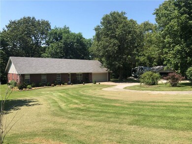 15709 Oak Chase Dr, Fayetteville, AR 72704 - photo 2