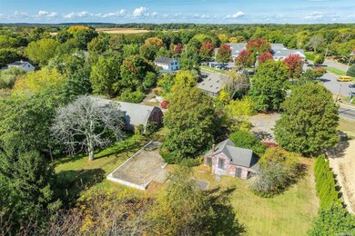 1117 Main Rd, Riverhead, NY 11901 - photo 5