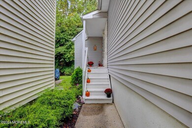 32 Kennedy Ct, North Middletown, NJ 07748 - photo 5