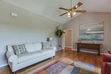 04_ChatugaWay_228_Living02