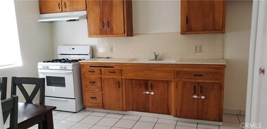 901 Carob Way unit E, Montebello, CA 90640 - photo 5