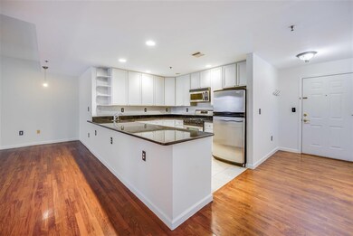 515 Gregory Ave unit 5, Weehawken, NJ 07086 - photo 3
