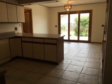 112 N Frolic Ave, Waukegan, IL 60085 - photo 7