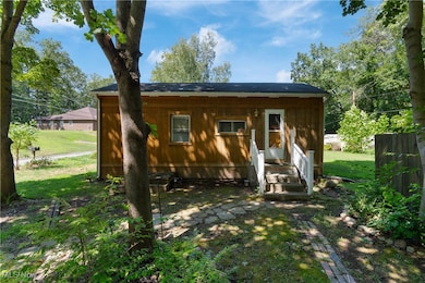 369 E Pace Ave, Akron, OH 44319 - photo 3