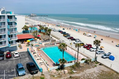 02_313_S_Atlantic_Ave_3102