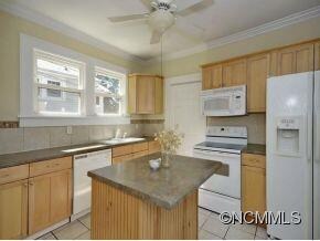 Entertaining Kitchen!